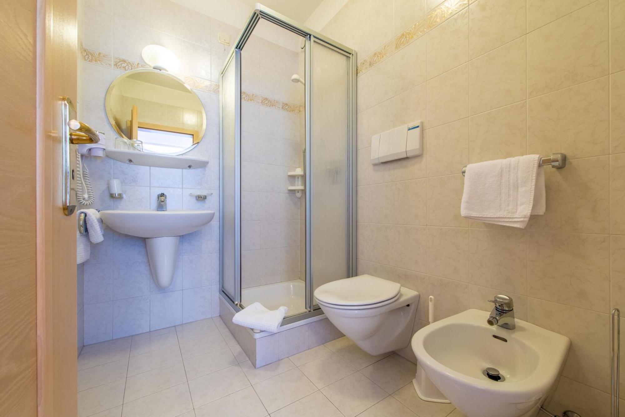 Hotel Sigmunderhof Chienes Kültér fotó